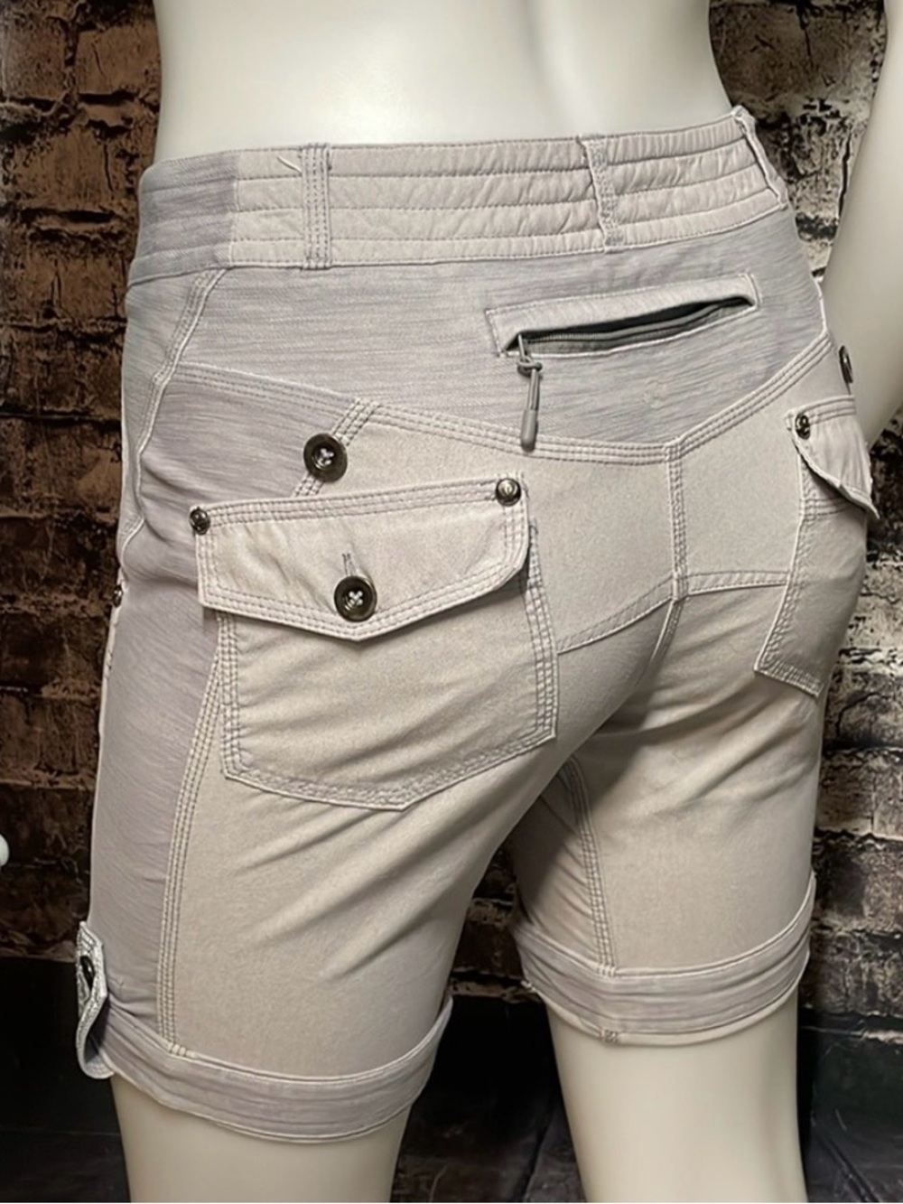 Lululemon Ride On Short Size 4 - Picture 7 of 12